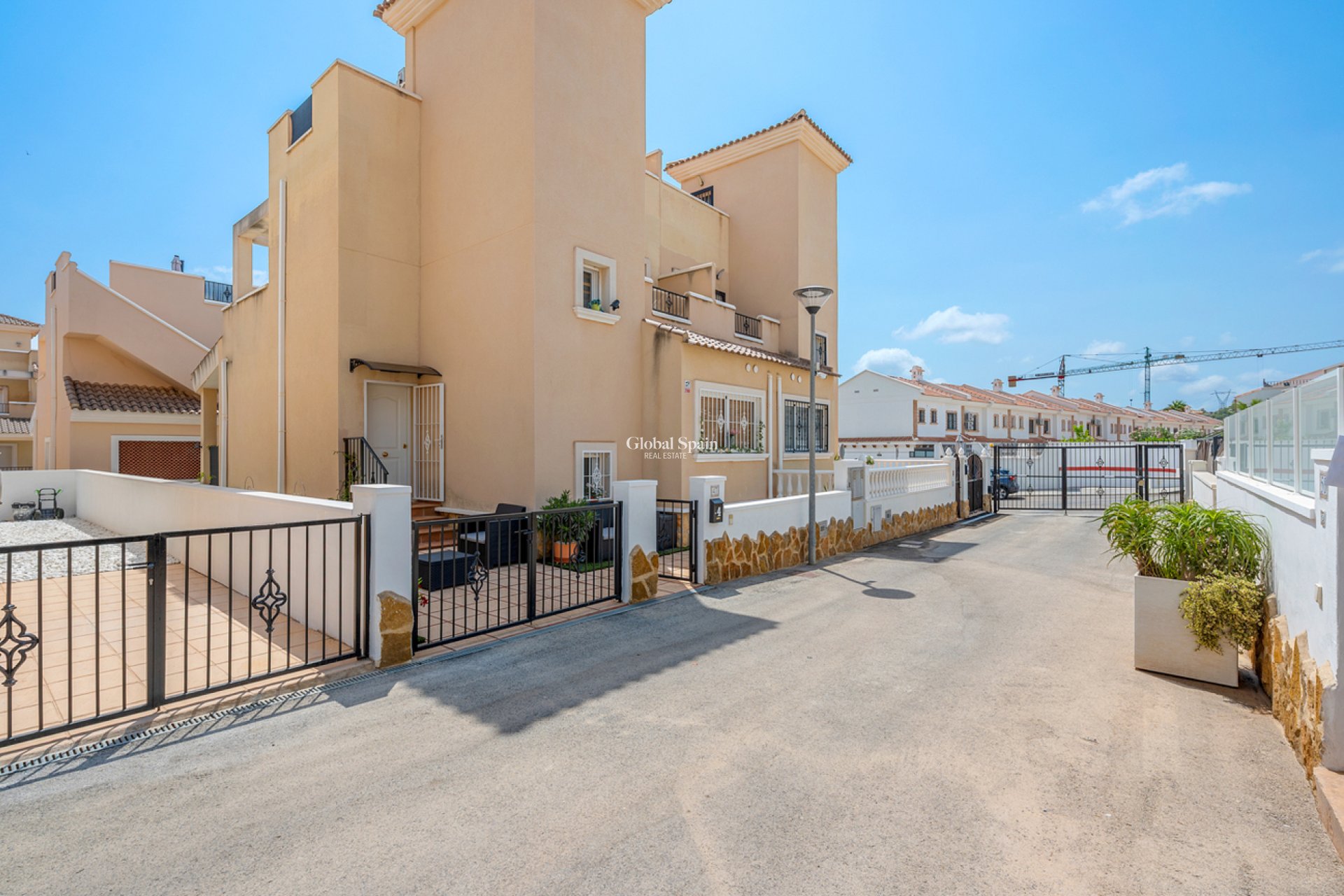 Wederverkoop - HUIS -
SAN MIGUEL DE SALINAS - Costa Blanca