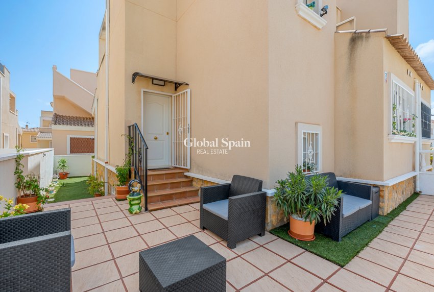 Wederverkoop - HUIS -
SAN MIGUEL DE SALINAS - Costa Blanca