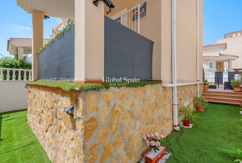 Wederverkoop - HUIS -
SAN MIGUEL DE SALINAS - Costa Blanca