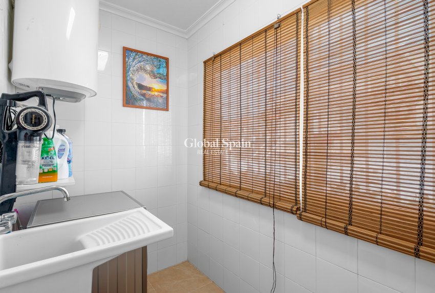 Wederverkoop - HUIS -
SAN MIGUEL DE SALINAS - Costa Blanca