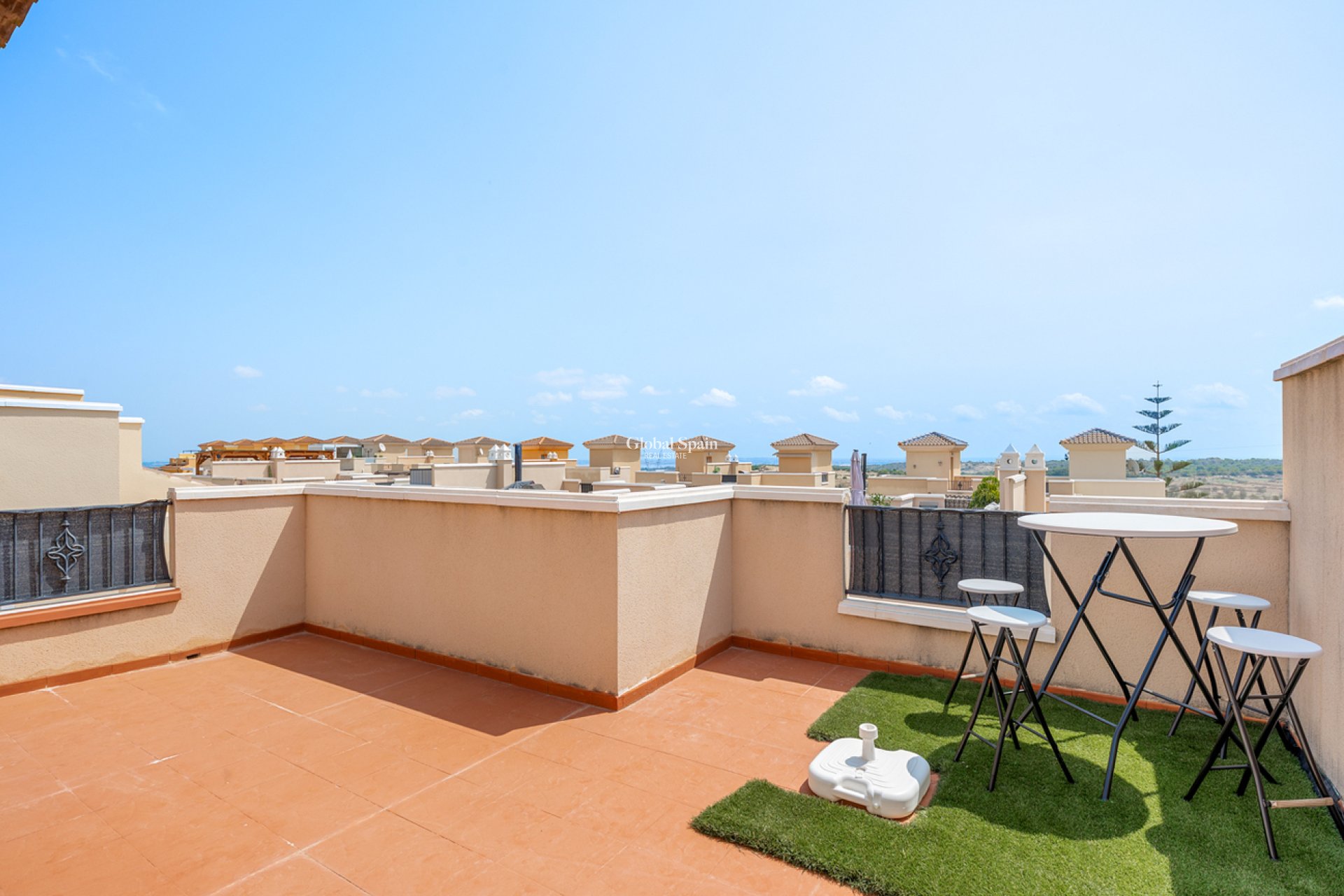 Wederverkoop - HUIS -
SAN MIGUEL DE SALINAS - Costa Blanca