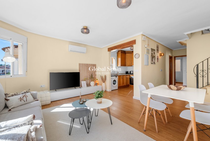 Wederverkoop - HUIS -
SAN MIGUEL DE SALINAS - Costa Blanca