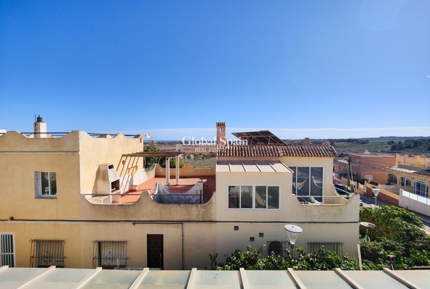 Wederverkoop - HUIS -
SAN MIGUEL DE SALINAS - Inland