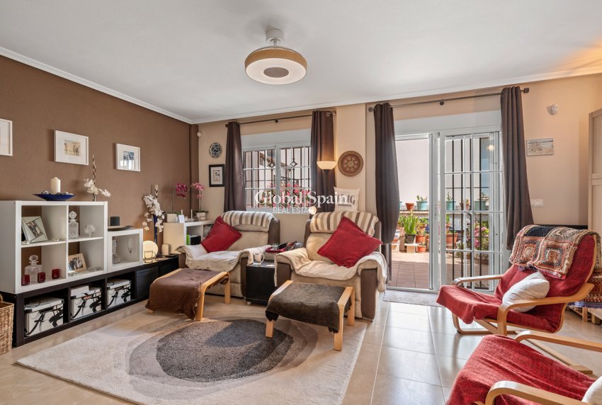 Wederverkoop - HUIS -
SAN MIGUEL DE SALINAS - Inland