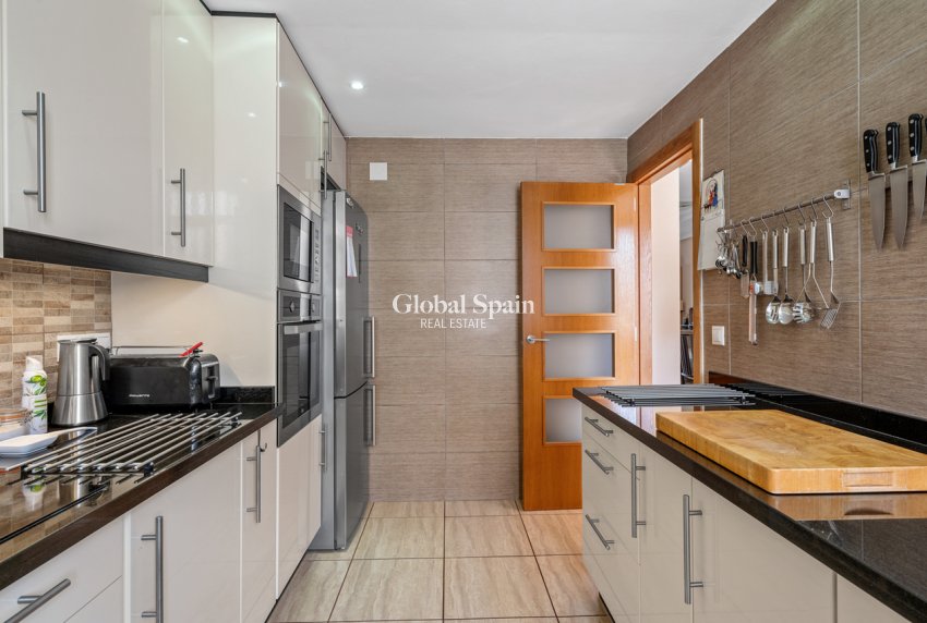 Wederverkoop - HUIS -
SAN MIGUEL DE SALINAS - Inland