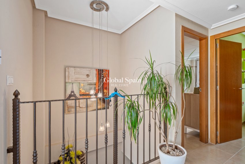 Wederverkoop - HUIS -
SAN MIGUEL DE SALINAS - Inland