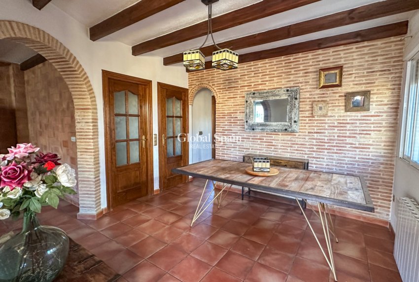 Wederverkoop - HUIS -
SAN MIGUEL DE SALINAS - Inland