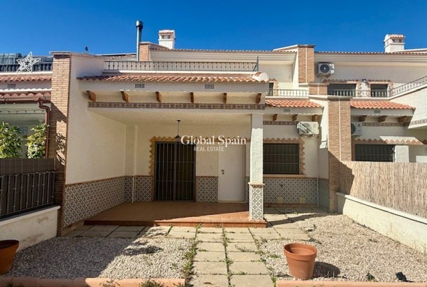 Wederverkoop - HUIS -
SAN MIGUEL DE SALINAS - Inland