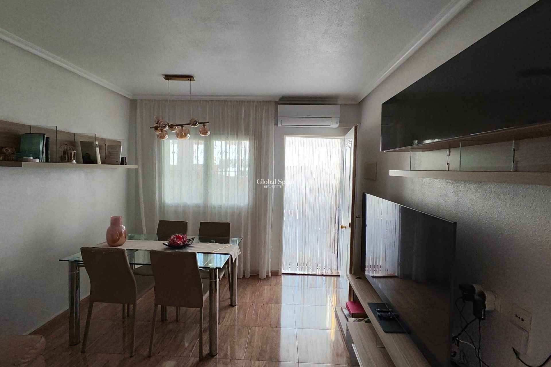 Wederverkoop - HUIS -
SAN PEDRO DEL PINATAR - Lo pagan