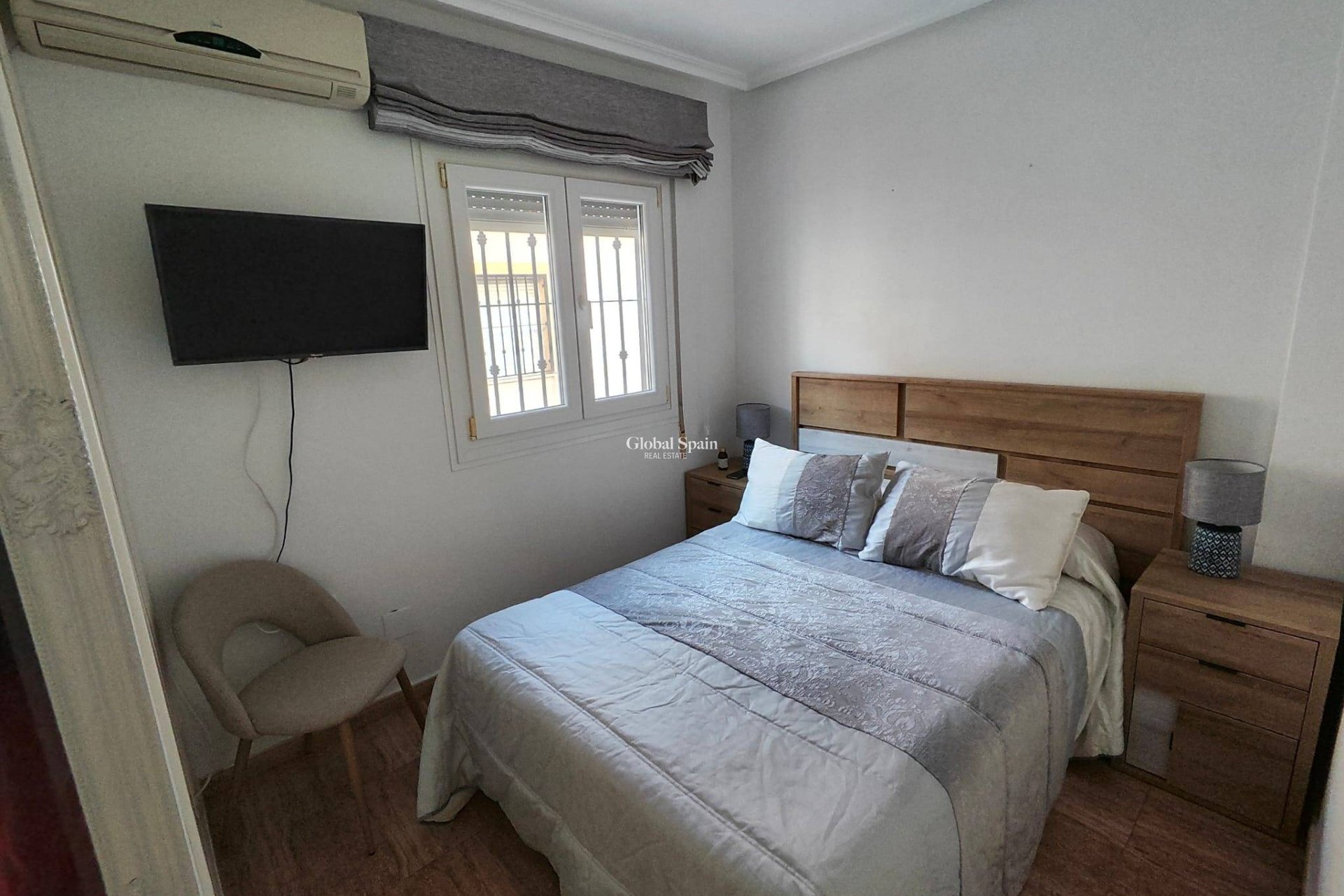 Wederverkoop - HUIS -
SAN PEDRO DEL PINATAR - Lo pagan