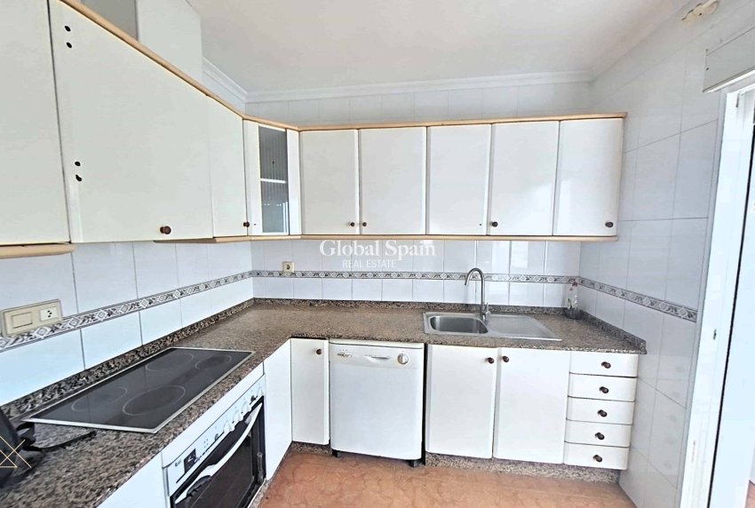 Wederverkoop - HUIS -
SAN PEDRO DEL PINATAR - Lo pagan