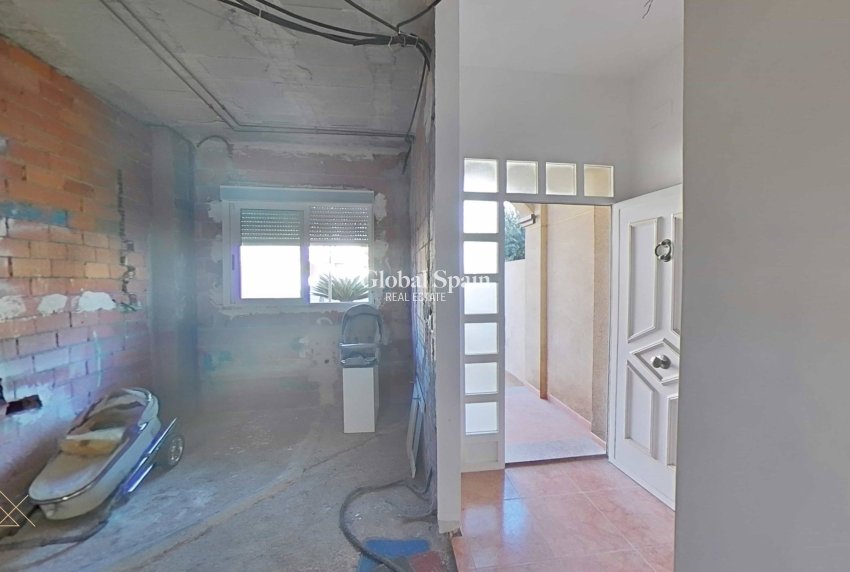 Wederverkoop - HUIS -
SAN PEDRO DEL PINATAR - Lo pagan