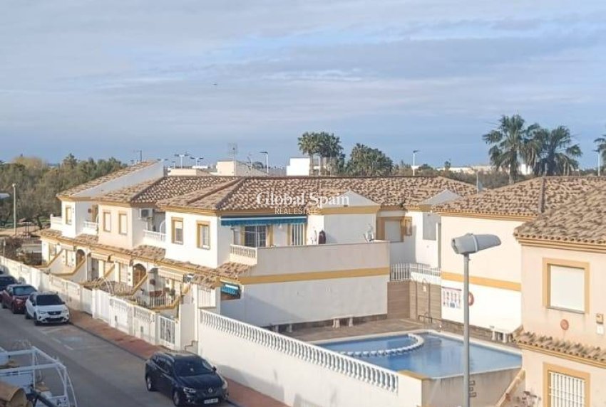 Wederverkoop - HUIS -
SAN PEDRO DEL PINATAR - Los Peñascos-el Salero-los Imbernones