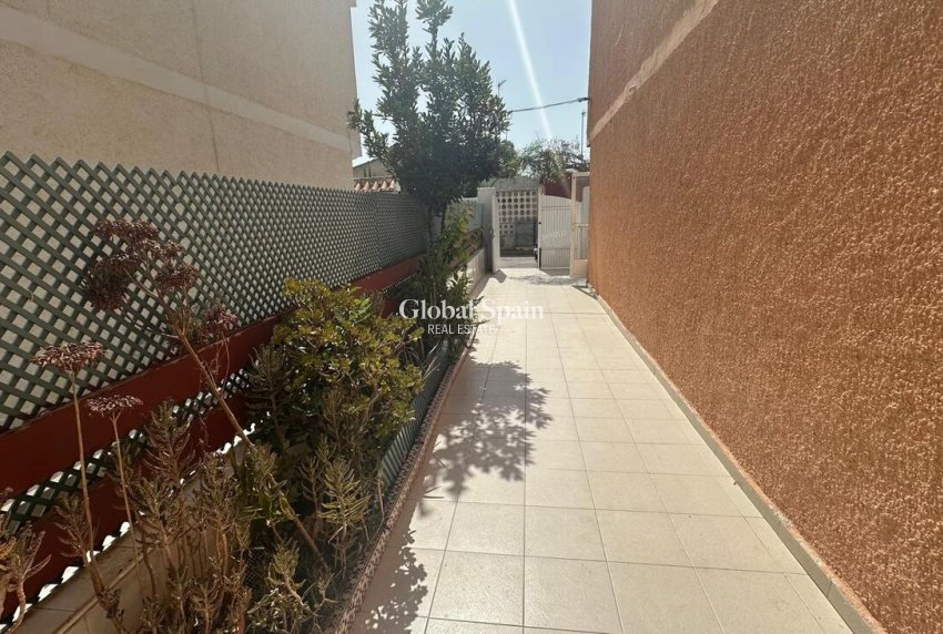 Wederverkoop - HUIS -
SANTIAGO DE LA RIBERA - Costa Calida