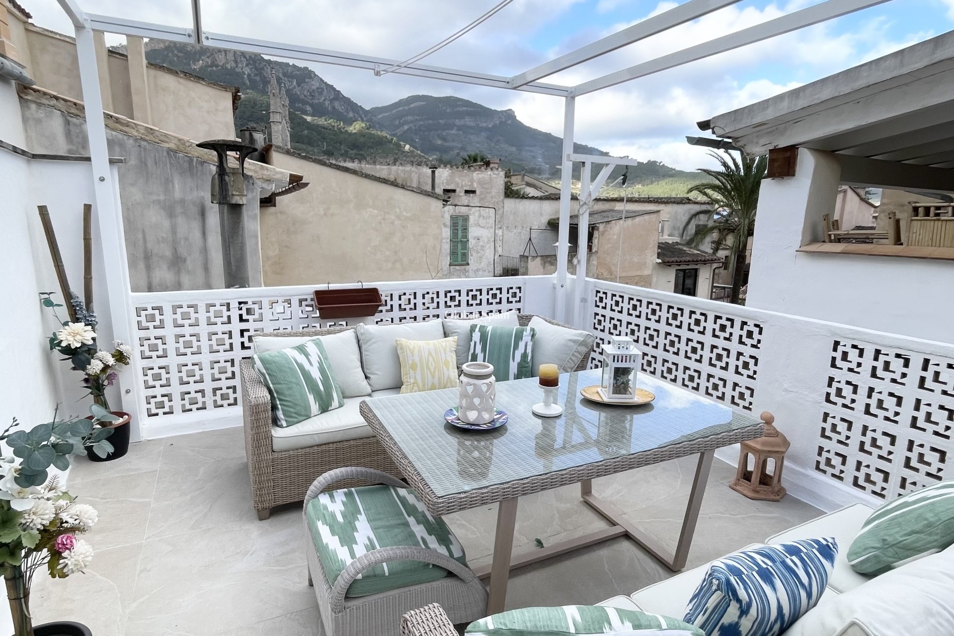 Wederverkoop - HUIS -
SÓLLER