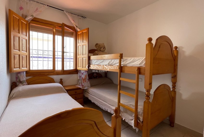 Wederverkoop - HUIS -
TORRE DE LA HORADADA - Costa Blanca