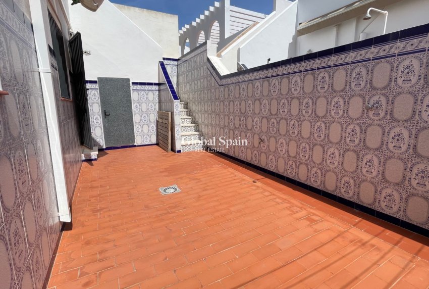 Wederverkoop - HUIS -
TORRE DE LA HORADADA - Costa Blanca