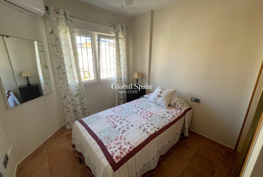 Wederverkoop - HUIS -
TORRE DE LA HORADADA - Costa Blanca