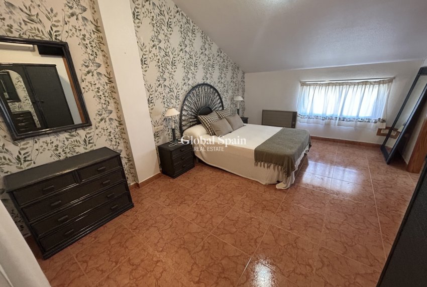 Wederverkoop - HUIS -
TORRE DE LA HORADADA - Costa Blanca