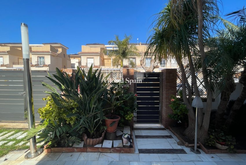 Wederverkoop - HUIS -
TORRE DE LA HORADADA - Costa Blanca