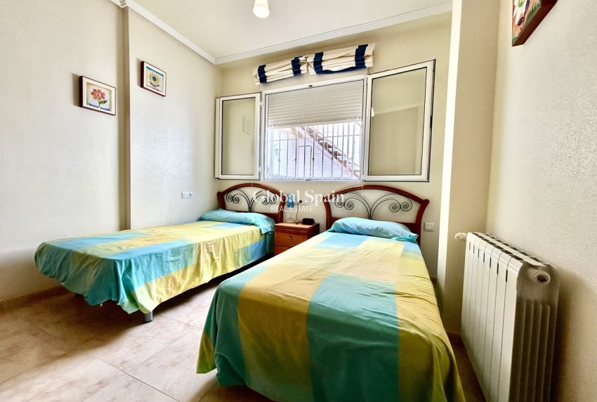 Wederverkoop - HUIS -
TORRE DE LA HORADADA - Costa Blanca