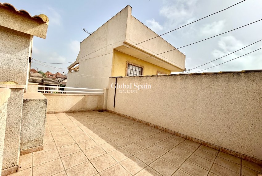Wederverkoop - HUIS -
TORRE DE LA HORADADA - Costa Blanca