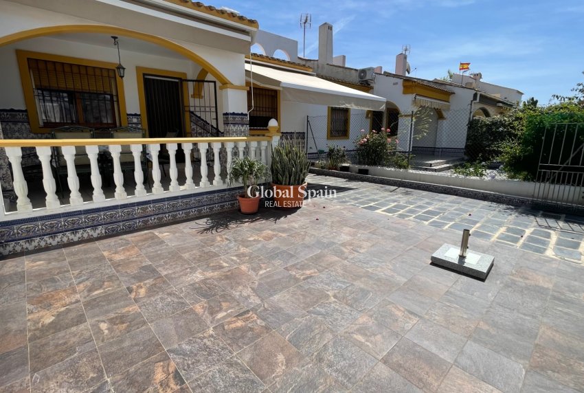 Wederverkoop - HUIS -
TORRE DE LA HORADADA - Costa Blanca