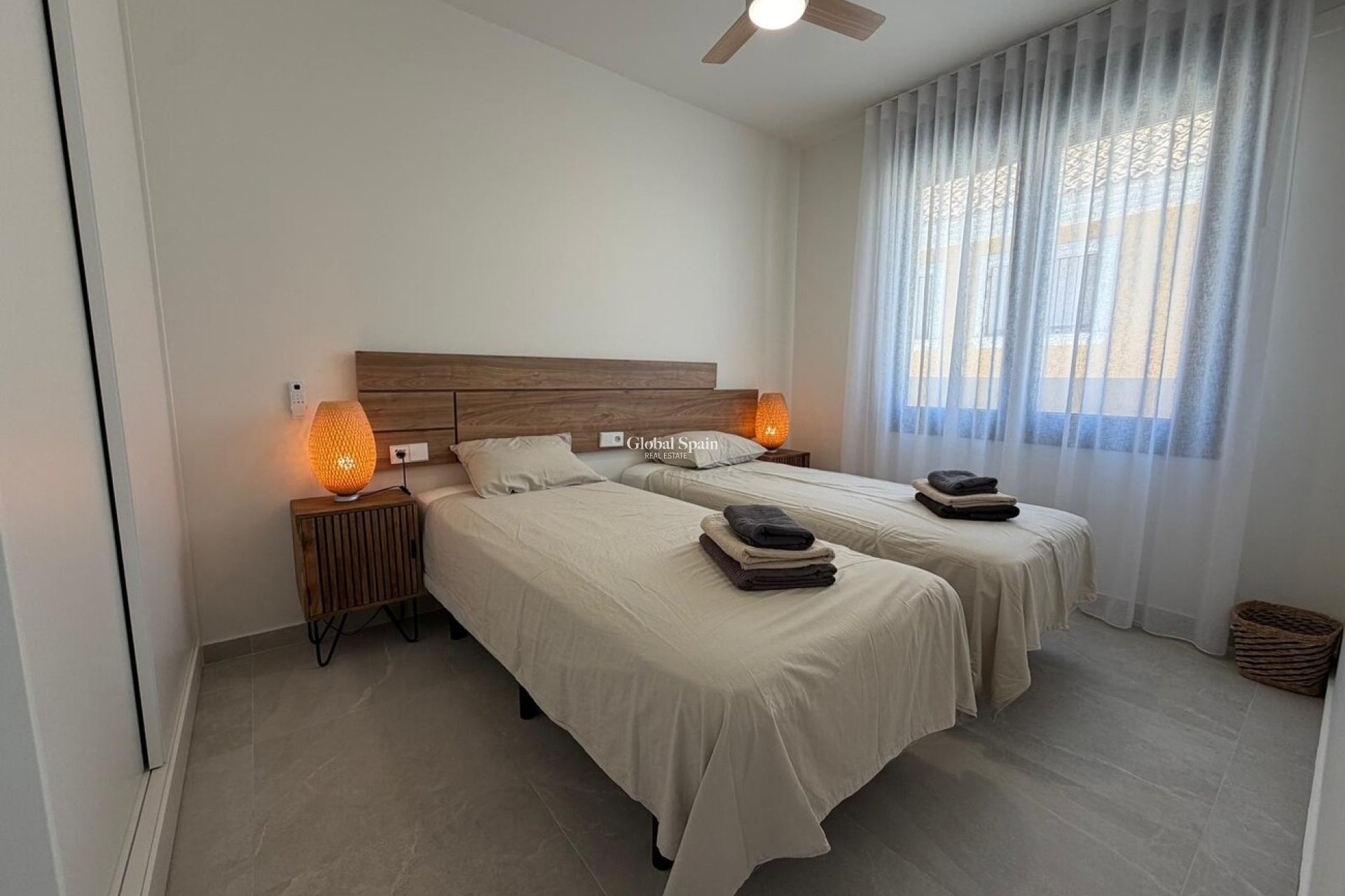 Wederverkoop - HUIS -
TORRE DE LA HORADADA - Costa Blanca