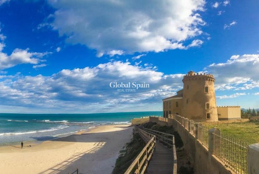 Wederverkoop - HUIS -
TORRE DE LA HORADADA - Costa Blanca