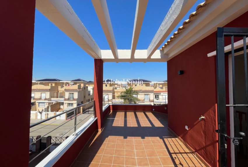 Wederverkoop - HUIS -
TORRE DE LA HORADADA - Costa Blanca