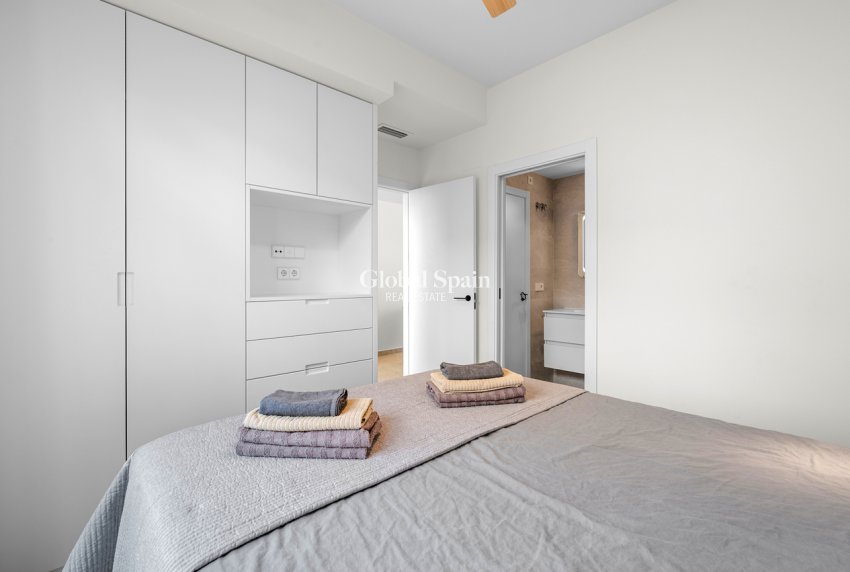 Wederverkoop - HUIS -
TORRE DE LA HORADADA - Costa Blanca