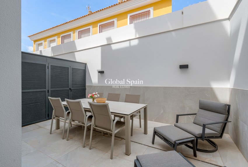 Wederverkoop - HUIS -
TORRE DE LA HORADADA - Costa Blanca