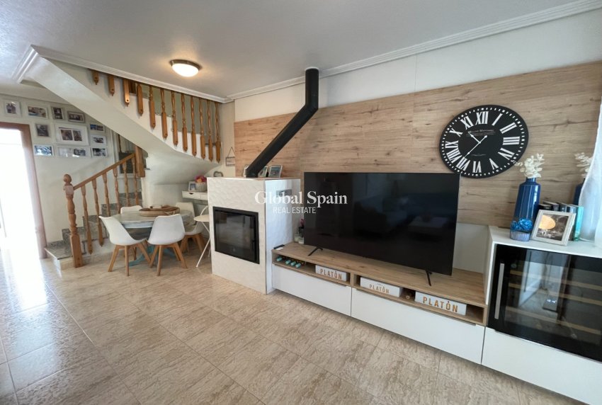 Wederverkoop - HUIS -
TORRE DE LA HORADADA - Torre de La Horadada - Town