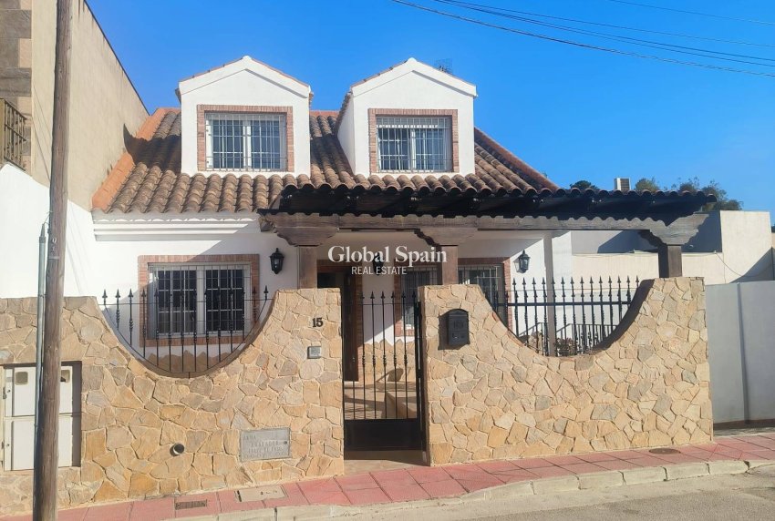 Wederverkoop - HUIS -
TORRE PACHECO - Balsicas