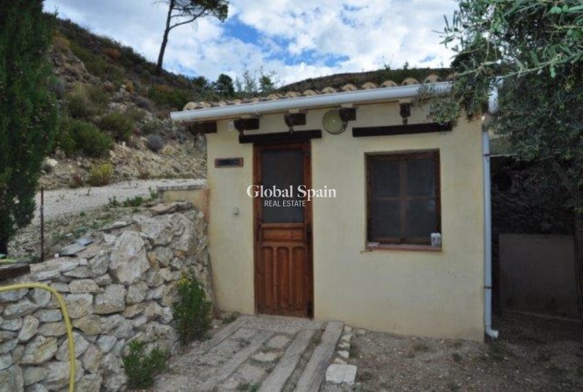 Wederverkoop - HUIS -
TORREMANZANAS - Costa Blanca