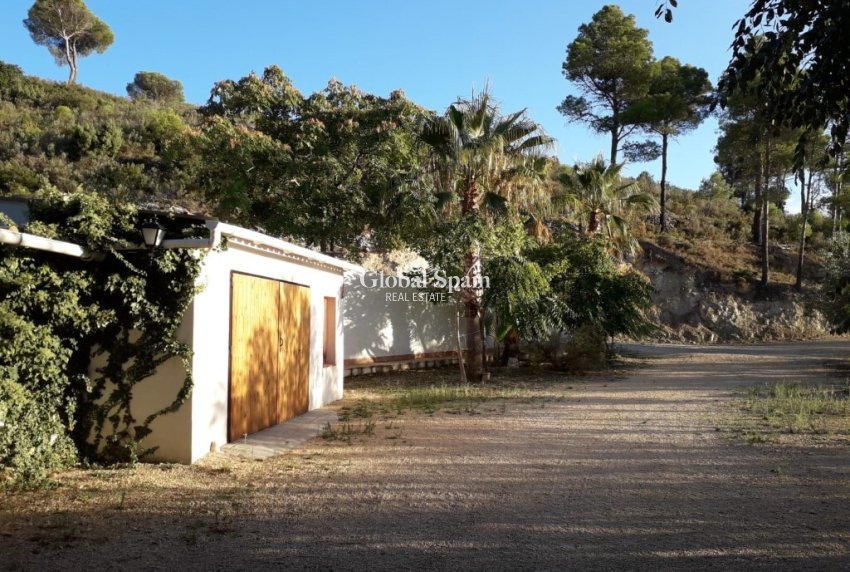 Wederverkoop - HUIS -
TORREMANZANAS - Costa Blanca