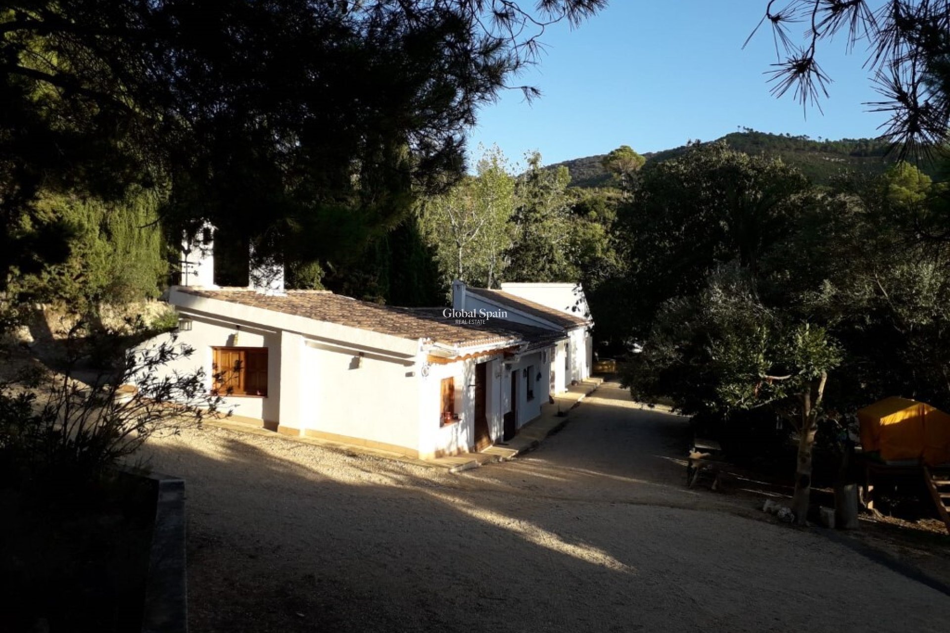 Wederverkoop - HUIS -
TORREMANZANAS - Costa Blanca