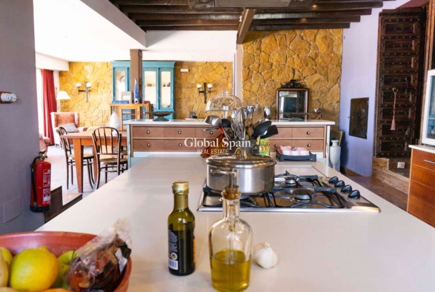 Wederverkoop - HUIS -
TORREMENDO - Costa Blanca