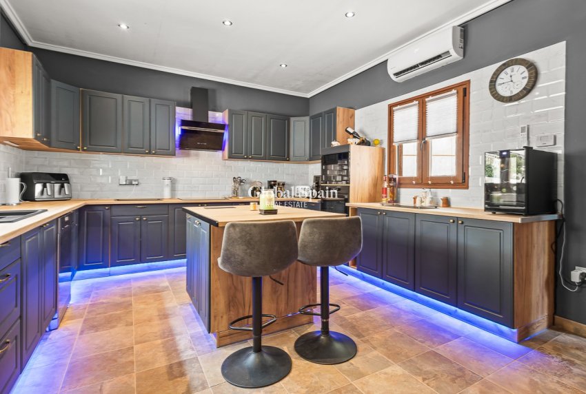 Wederverkoop - HUIS -
TORREMENDO - Costa Blanca