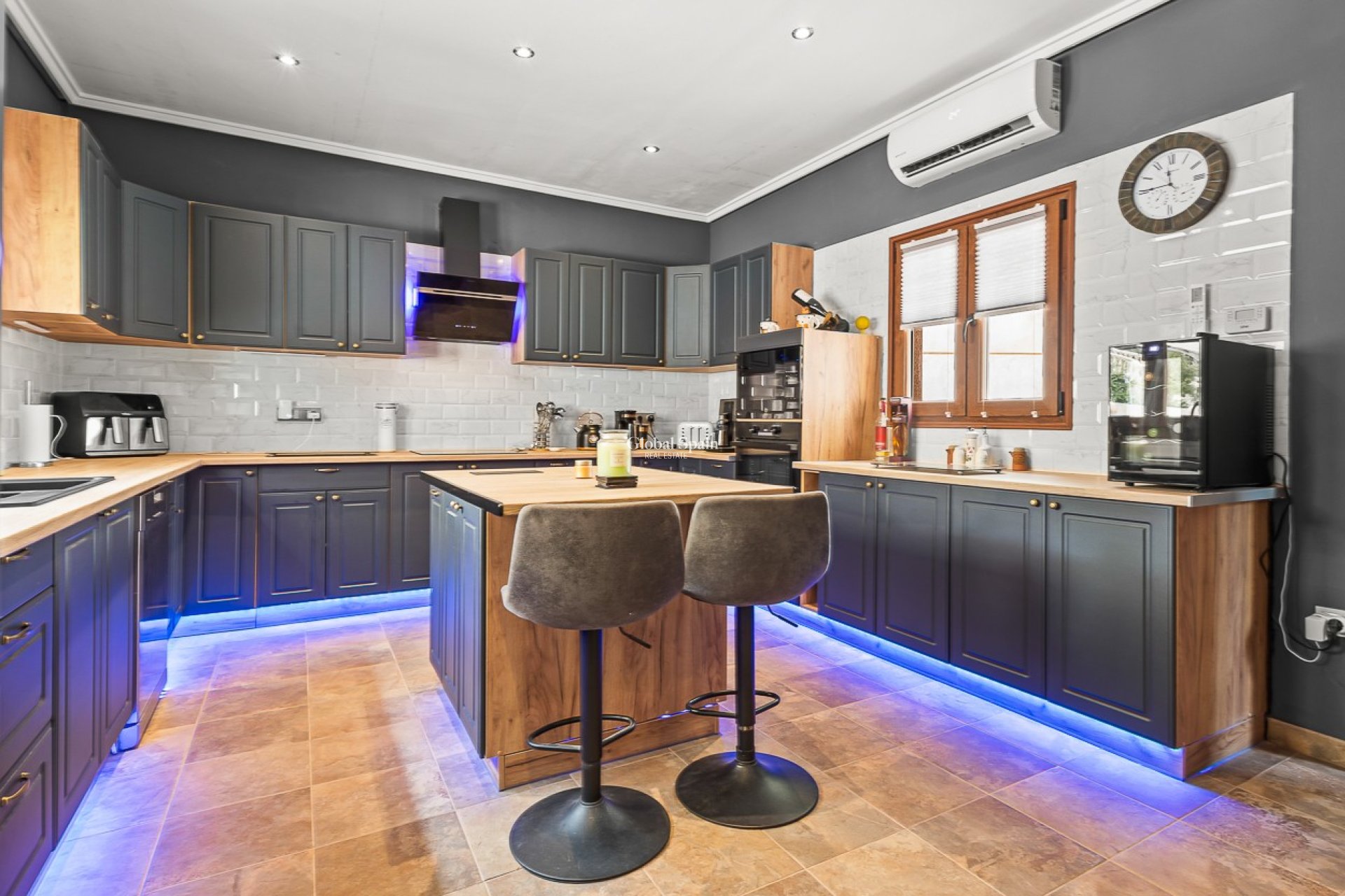 Wederverkoop - HUIS -
TORREMENDO - Costa Blanca