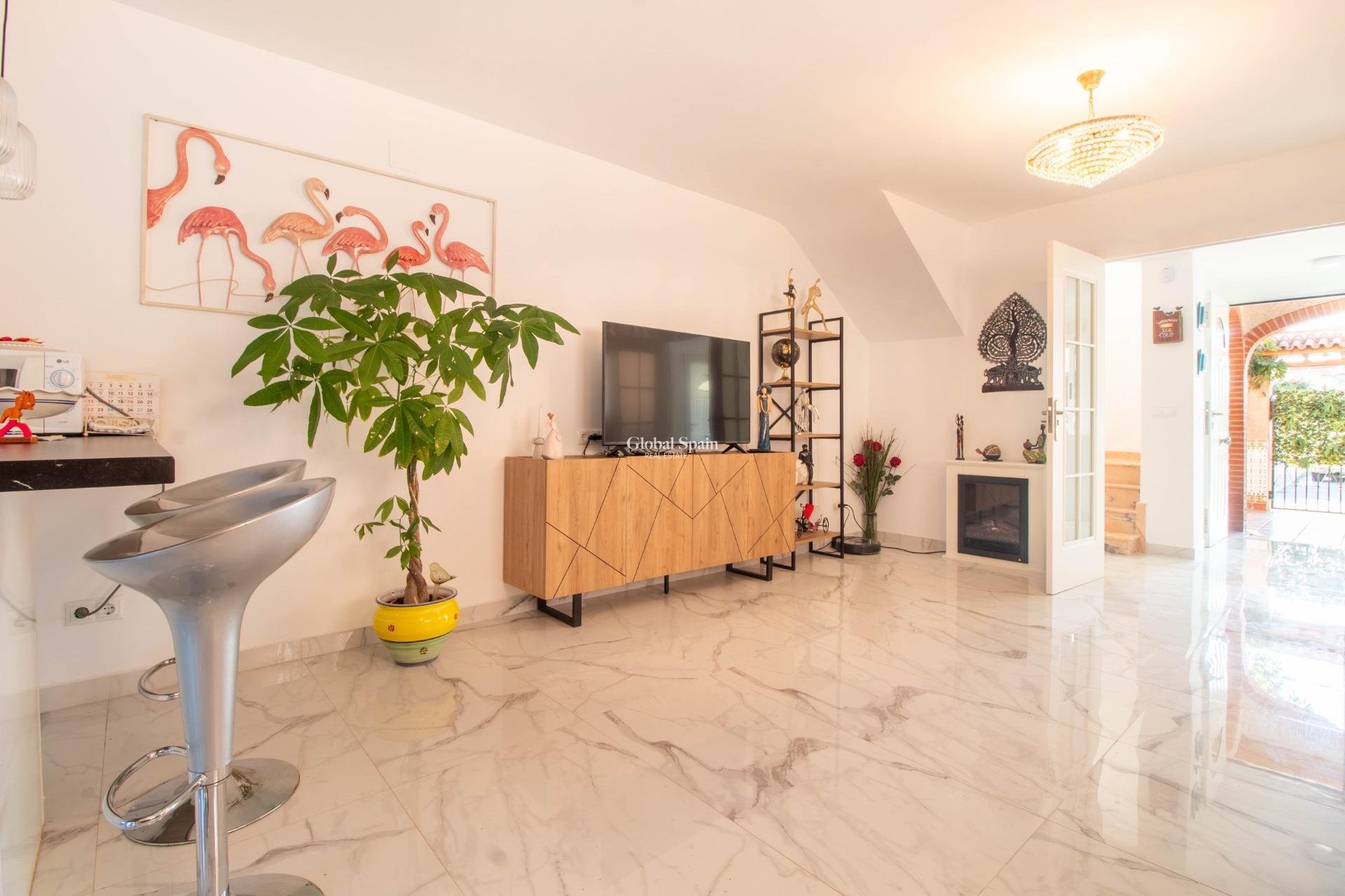 Wederverkoop - Huis -
TORREVIEJA - Acequion