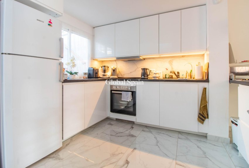 Wederverkoop - Huis -
TORREVIEJA - Acequion