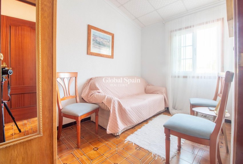 Wederverkoop - Huis -
TORREVIEJA - Acequion