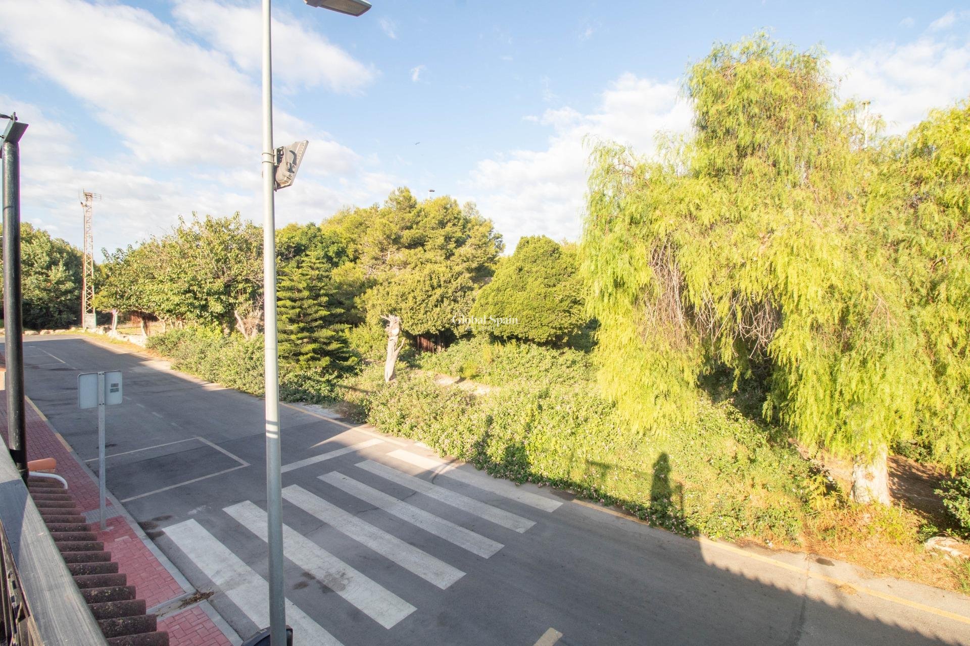 Wederverkoop - Huis -
TORREVIEJA - Acequion