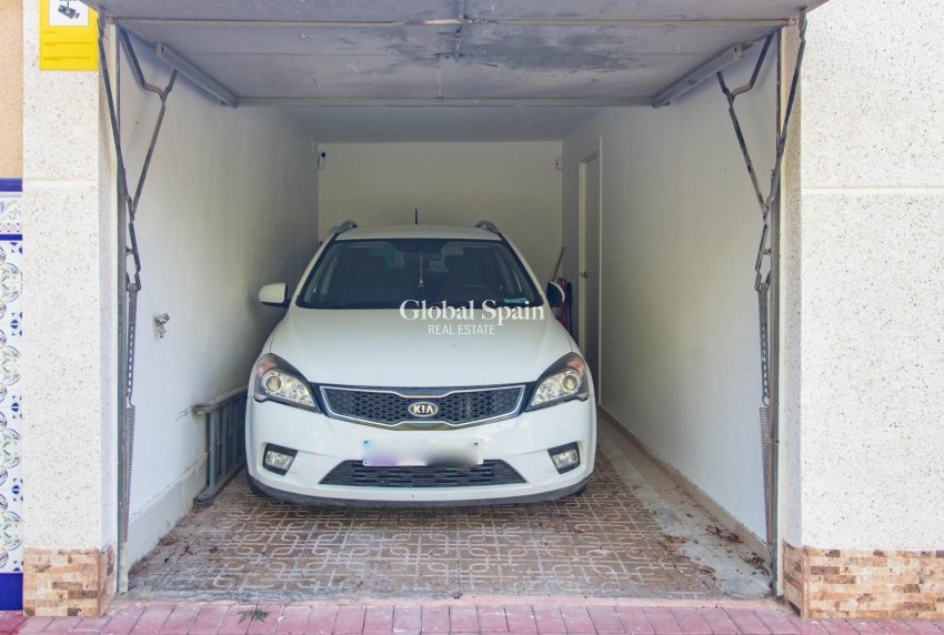 Wederverkoop - Huis -
TORREVIEJA - Acequion