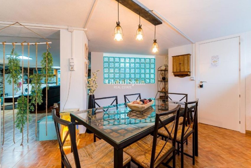 Wederverkoop - HUIS -
TORREVIEJA - Acequion