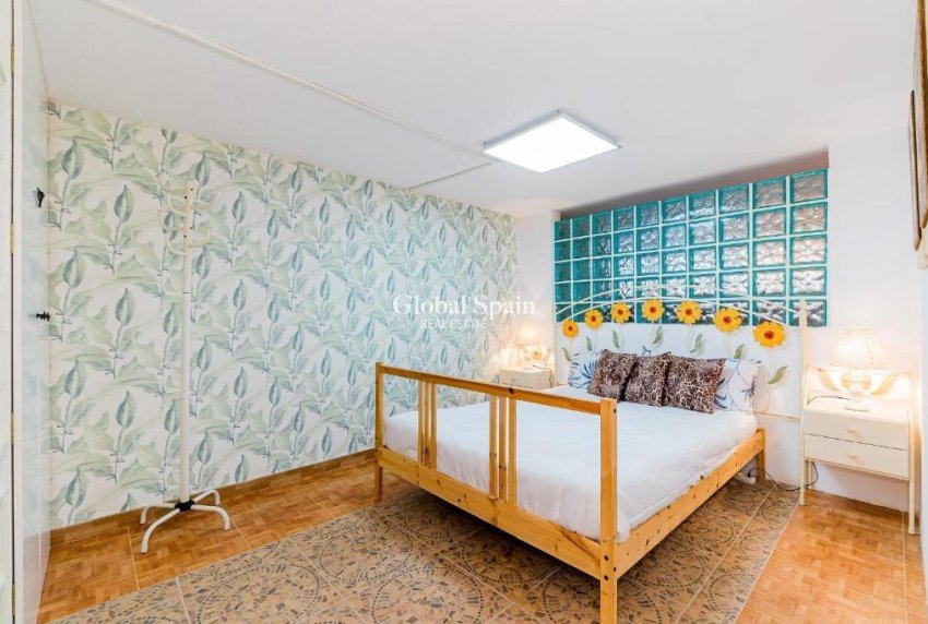 Wederverkoop - HUIS -
TORREVIEJA - Acequion