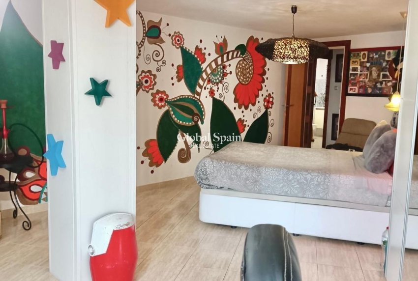 Wederverkoop - HUIS -
TORREVIEJA - Acequion