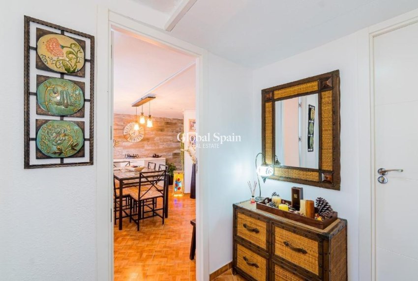 Wederverkoop - HUIS -
TORREVIEJA - Acequion