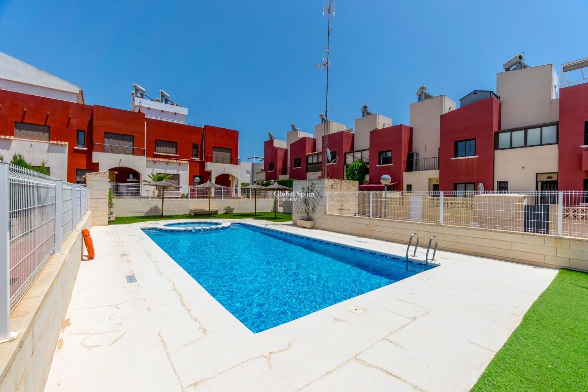 Wederverkoop - Huis -
TORREVIEJA - Aguas Nuevas